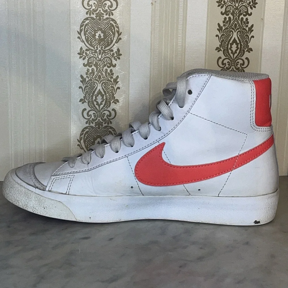 Nike Blazer Mid White Neon Orange Leather High Top Sneakers Kids 5.5Y